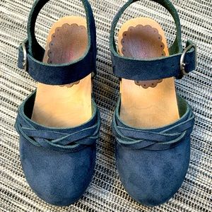 Girls Mary Jane Clogs by Hanna